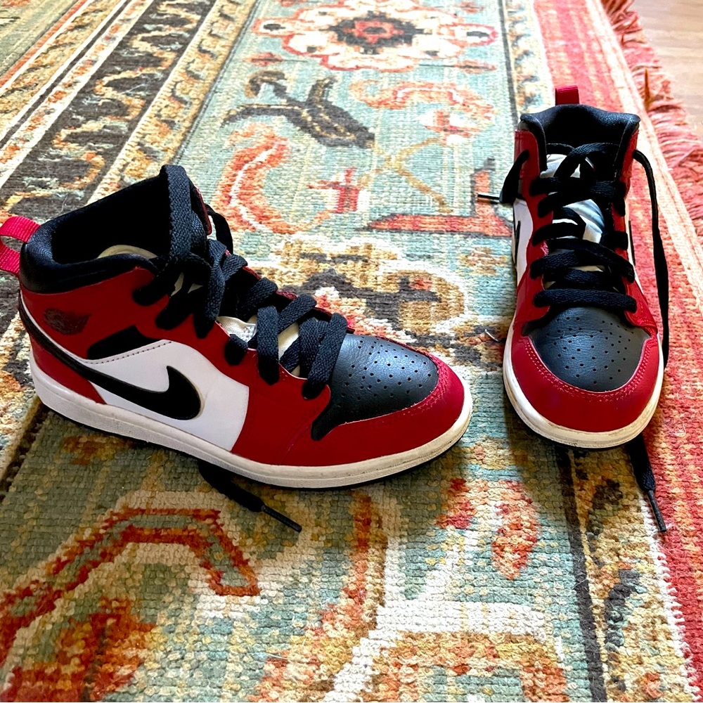 Air Jordan 1 mid